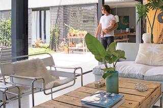 En un mes.Un arquitecto diseñó la ampliación de su casa con la llegada los hijos