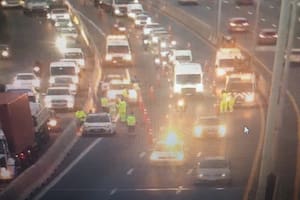 Atropellaron a un hombre que quiso cruzar la autopista Buenos Aires-La Plata