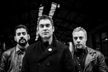 "Me parece raro y loco que a alguien le importe mi vida personal. Después, encima está Mariano Martínez, el actor, que por ahí a mucha más gente le importa su vida personal", dice el cantante y guitarrista