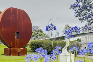 Marino di Teana vuelve a Buenos Aires con dos esculturas monumentales