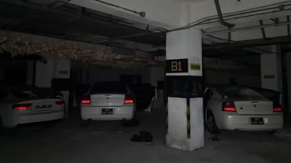 Audi A5 Coupé, un Dodge Charger y Dodge Charger Limousine Extended