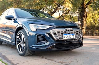 Cómo se siente manejar el nuevo Audi Q8, el lujoso SUV que se vende en la Argentina