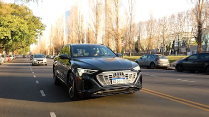 Audi Q8 Sportback figura a US$204.318