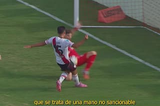 La Liga Profesional dio a conocer el audio del VAR sobre la polémica mano en Barracas Central-River