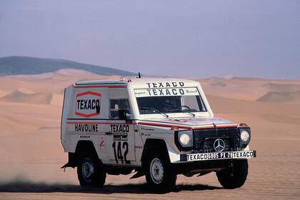 Mercedes-Benz 280 GE. De la época en la que dominaban los más clásicos 4x4, muchos derivados de los vehículos militares. Fue campeón en 1983 con Jacky Ickx al volante