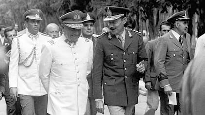 Augusto Pinochet y Jorge Rafael Videla, el 19 de enero de 1978; se reunieron en El Plumerillo, Mendoza.