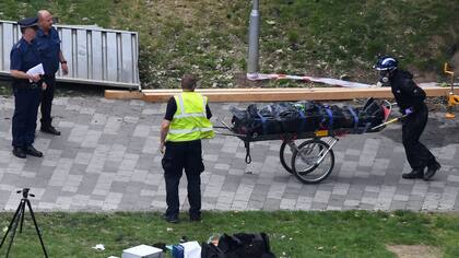 Aumentan a 30 los muertos tras el incendio en un edificio de Londres