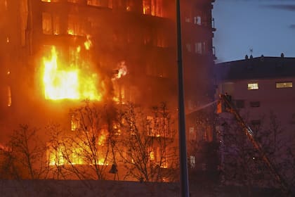 Aún se desconoce la causa del incendio que dejó cuatro muertos y 14 heridos