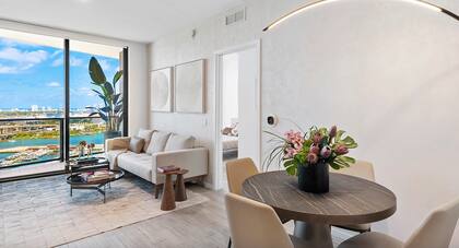 Aunque al inicio, la desarrolladora pensaba ofrecer los departamentos para la renta, la alta demanda los motivó también a vender