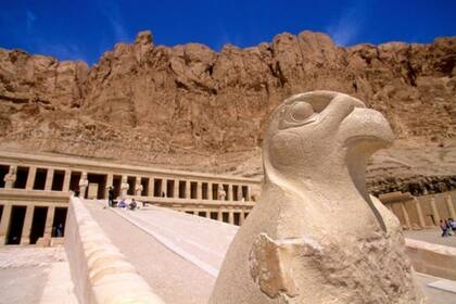 Aunque desapareció de la historia durante siglos, afortunadamente ahora al menos parte de su obra está grandiosamente presente en la tierra que reinó