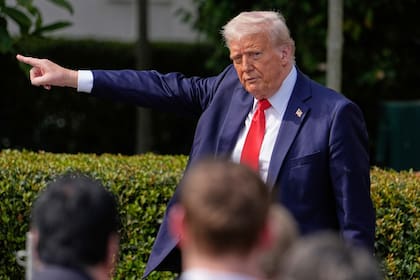 Aunque Donald Trump desestima complicaciones serias gracias a los aranceles, muchos analistas temen por la incertidumbre económica