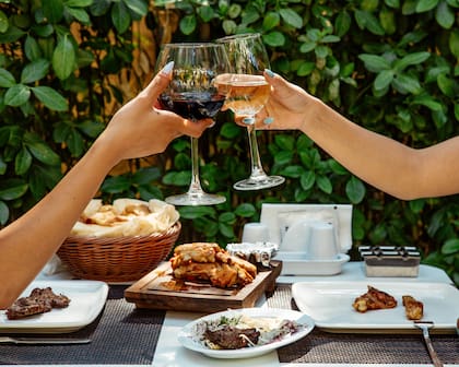 Aunque el consumo de alcohol tenga efectos adversos, Landsverk recomienda beber con moderación