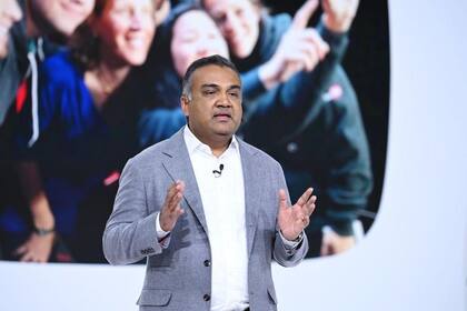 Aunque el director ejecutivo de YouTube, Neal Mohan, asegura que la compañía sigue dando "a todos una voz", también afirma que se ha convertido en "la nueva televisión".