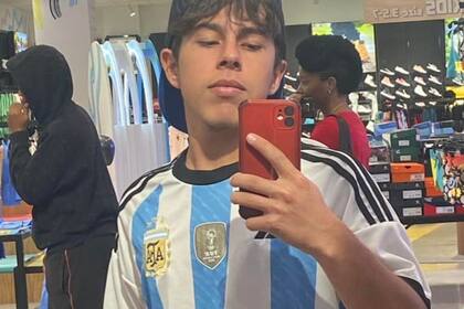 Aunque es guatemalteco de nacimiento, en varias publicaciones Brandon López presume de su fanatismo por la albiceleste