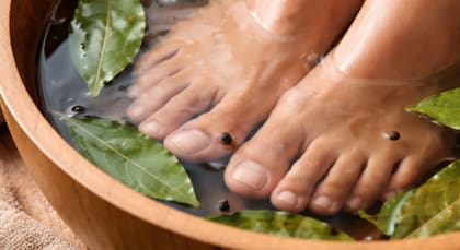 Aunque este tipo de prácticas tiene un fuerte origen en la tradición popular, la ciencia ha comenzado a analizar los compuestos presentes en el laurel