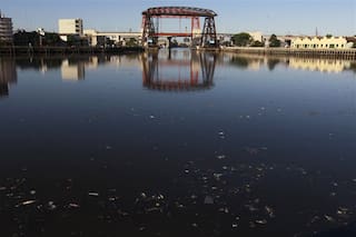 La reacción de las asociaciones que controlan el saneamiento del Riachuelo por el posible cierre de la causa
