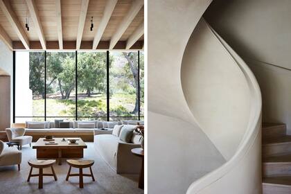 Aunque la casa se desarrolla en una planta, hay un escritorio en altura. La escultural escalera caracol revestida en estuco economiza espacio y suma diseño.