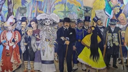 Aunque la Catrina fue mundialmente popularizada por Diego Rivera, el origen de este personaje es la Calavera Garbancera, una figura creada por el caricaturista José Guadalupe Posada