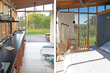 Aunque la transparencia impacta, no es un problema: el vidrio refleja durante el día y la casa está elevada respecto de la calle.