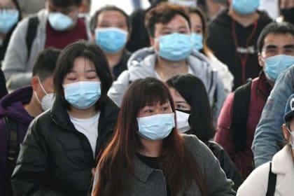 Alrededor de dos tercios de los casos mundiales de coronavirus se registraron en la provincia de Hubei, en China, donde el virus surgió por primera vez en diciembre. Sin embargo, en las últimas semanas, la enfermedad alcanzó una fuerte escala global.