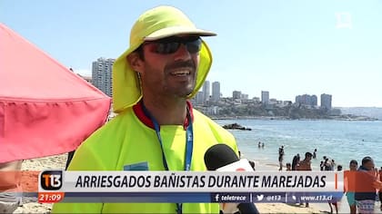 “Aunque nades en contra de ella, siempre te chupa para adentro. Cuando la gente desaparece es porque gasta toda su energía tratando de salir y llegan al reventón de olas agotados", dice uno de los guardavidas.