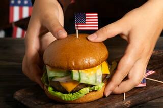 Día de la hamburguesa 2025 en Florida: dónde conseguirlas gratis o en promoción esta semana