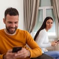 Una investigadora privada reveló qué diferencia a los hombres de las mujeres a la hora de ser infieles