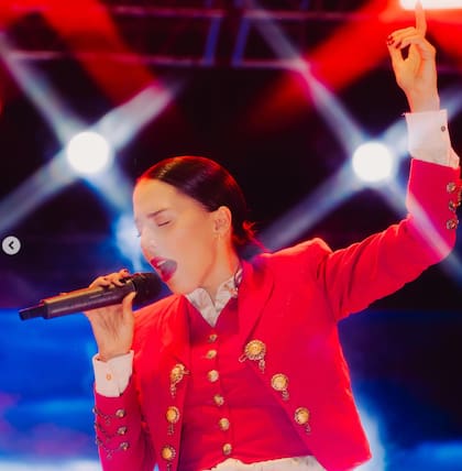 Aunque se enfoca en el regional mexicano, Majo experimenta con pop, mariachi, bolero y corridos tumbados