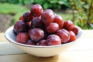La fruta rica en vitaminas que mejora la digestión, protege la visión y ayuda con el cuidado de la piel