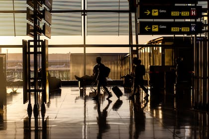 Aunque tiene una identificación válida, debe demostrar repetidamente quién es