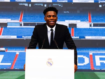 Aurélien Tchouaméni en su presentación oficial en el Real Madrid. Foto/Instagram @aurelientchm17