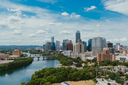 Austin es la mejor ciudad para comprar una casa en Texas, según ChatGPT (Unsplash)