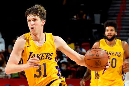 Austin Reaves creció en la pequeña ciudad de Newark, Arkansas y hoy espera abrirse camino en la NBA, con los Lakers