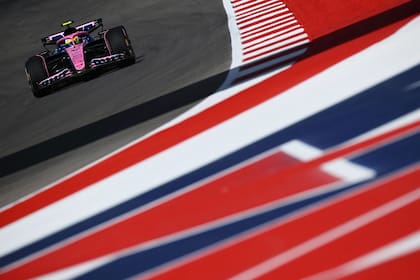 AUSTIN, TEXAS - OCTOBER 17: Franco Colapinto of Argentina driving the (43) Alpine F1 A525 Renault on track during practice ahead of the F1 Grand Prix of United States at Circuit of The Americas on October 17, 2025 in Austin, Texas. Clive Mason/Getty Images/AFP (Photo by CLIVE MASON / GETTY IMAGES NORTH AMERICA / Getty Images via AFP)