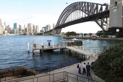 Australia extiende por tres meses prohibición a llegada de cruceros