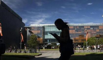 Australia limitará el cupo de estudiantes extranjeros
