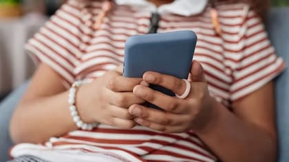 Australia se convierte en el primer país en bloquear el acceso a menores de 16 años