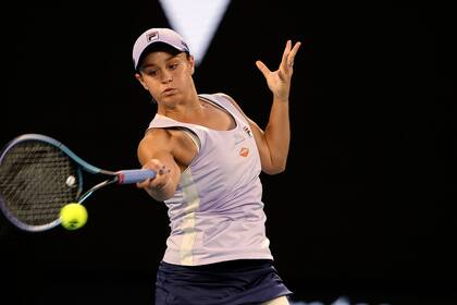 Puro talento: la australiana Ashleigh Barty, líder del ranking mundial, es una jugadora muy creativa, que rompe el molde; jugará los cuartos de final del Australian Open.