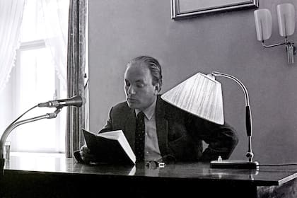 Thomas Bernhard, durante una lectura pública