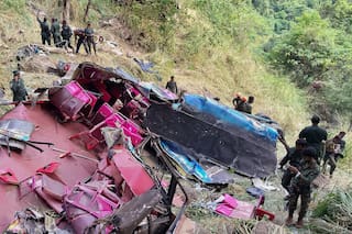 Autobús de pasajeros cae por acantilado en Sri Lanka y causa 15 muertos y 16 heridos