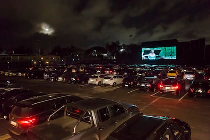 Autocine en el club Obras Sanitarias. Buenos Aires