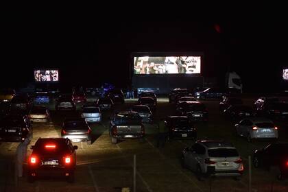 Autocine Al Río, en San Isidro