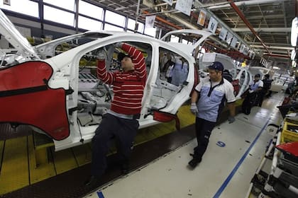 Los precios de autopartes se estabilizaron o incluso retrocedieron en términos reales