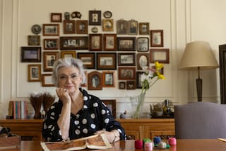 La inmigración de su familia, los recuerdos de su infancia de posguerra y el secreto más doloroso