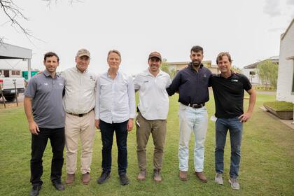 Autoridades de Stine Argentina y de Estados Unidos. Martín Rosasco, Ignacio Rosasco, John Reiher, Manuel Rosasco, Juan Rosasco y Myron Stine