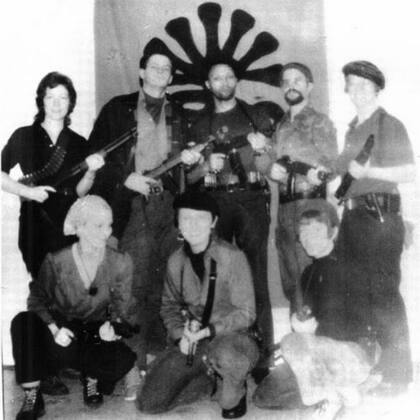 Autorretrato del año 1974 del Ejército de Liberación Simbionés