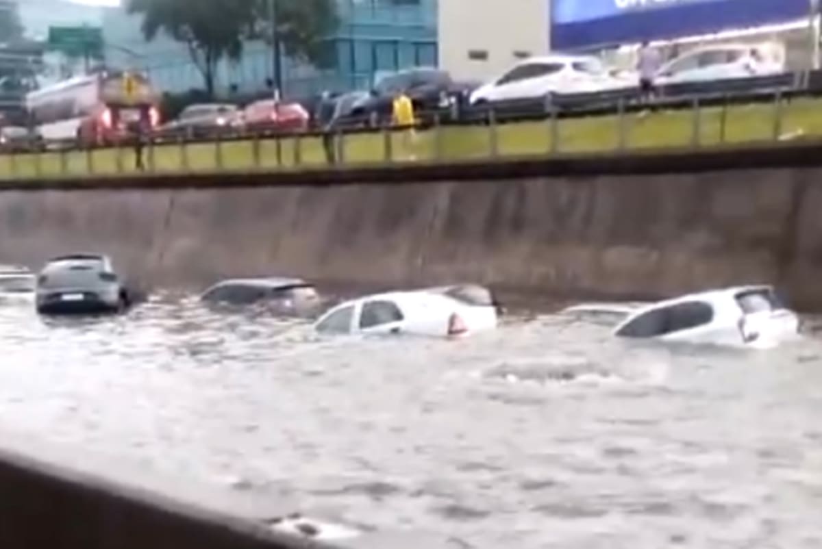 Como fica o trânsito na Panamericana depois da tempestade? Como fica o trânsito na Panamericana depois da tempestade?