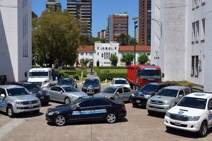 Autos decomisados que se agolpan en playones judiciales