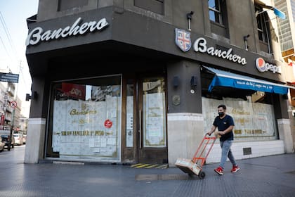 Los comercios que bajan las persianas, una realidad que desalienta