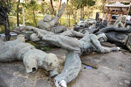 El centro de rescate de estatuas vandalizadas funciona en Palermo